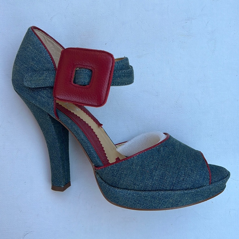 Zinc Wendy Denim Sandals. Super cute vintage feel.